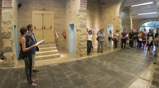 Moment de la inauguració de l'exposició "La Jonquera, de petita vila a població global" a Can Laporta