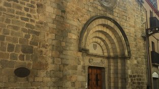 Façana de l'església parroquial de Santa Maria de la Jonquera
