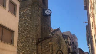 Façana de l'església parroquial de Santa Maria de la Jonquera