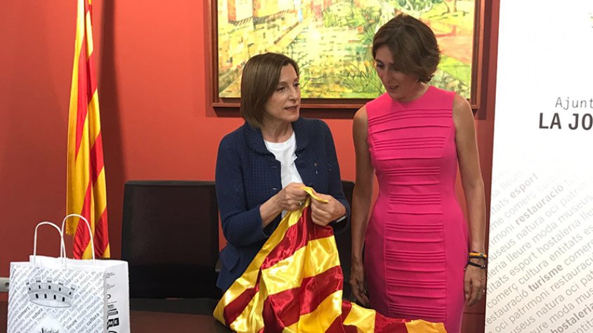 La presidenta del Parlament de Catalunya Carme Forcadell visita l'Ajuntament i el MUME