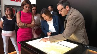 La presidenta del Parlament de Catalunya Carme Forcadell ha visitat el MUME acompanyada pels regidors de l'Ajuntament