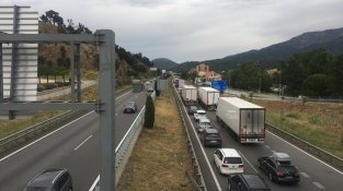 Activat un dispositiu especial de trànsit a l'Ap7 al seu pas per la Jonquera per aquest estiu