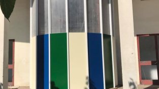 Pintura de la vidriera annexa