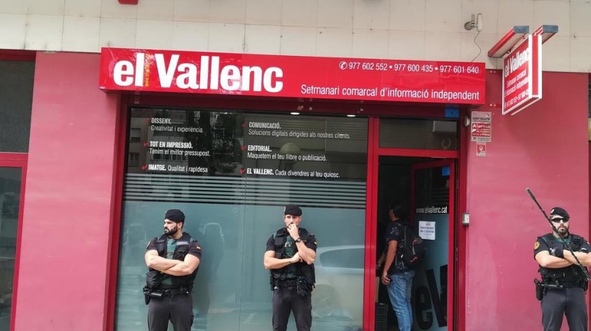 La Guàrdia Civil ha registrat la redacció d'El Vallenc en busca de material relacionat amb el referèndum de l' 1-O