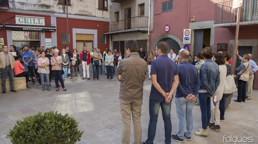 Una imatge de la concentració d'avui al migdia a la plaça de l'Ajuntament