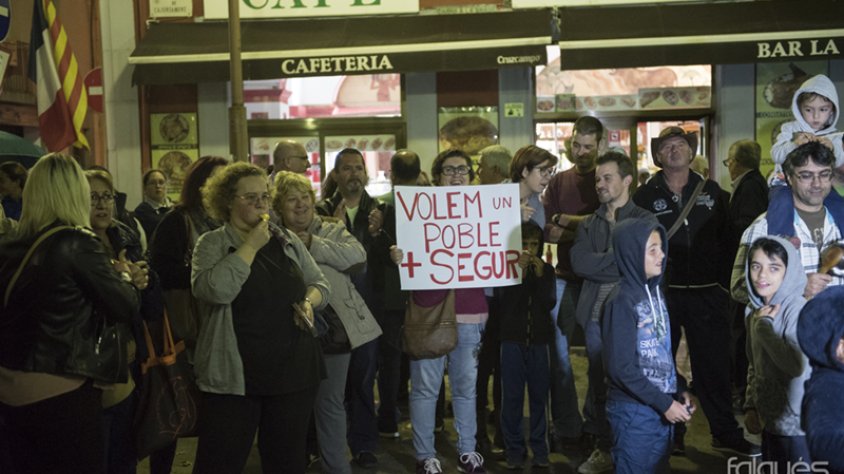La Plataforma reuneix 200 veïns a la primera concentració de protesta