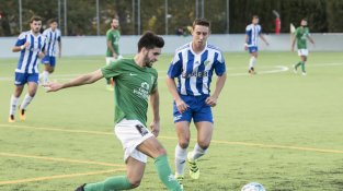 Una imatge del partit de diumenge, entre la UE la Jonquera i el Banyoles