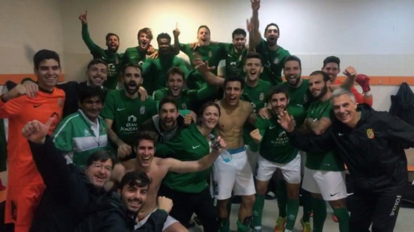 Els jonquerencs celebrant la victòria a Lloret