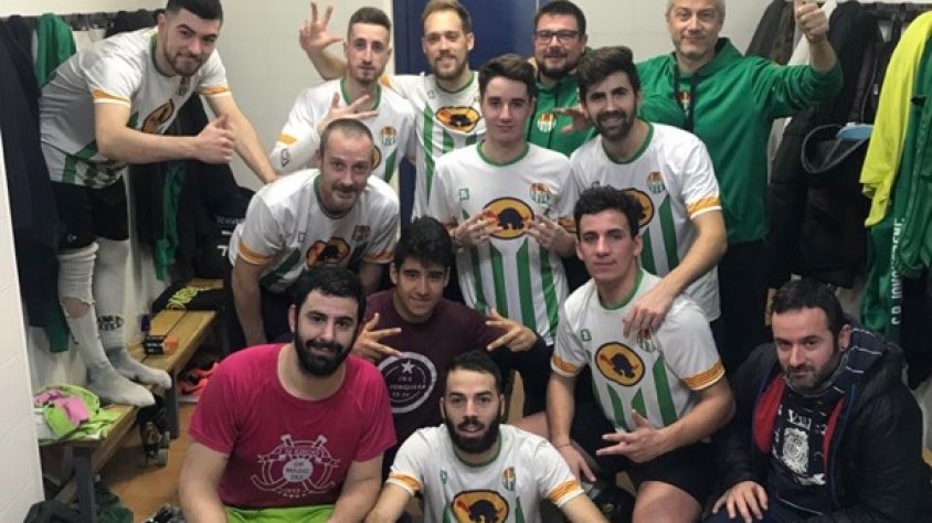 L'equip, ja amb els tres punts