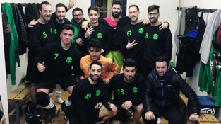 Els nois celebrant l'última victòria