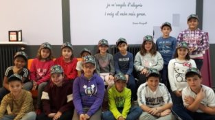 Aquests dies també han venut la gorra solidària dissenyada per Desigual