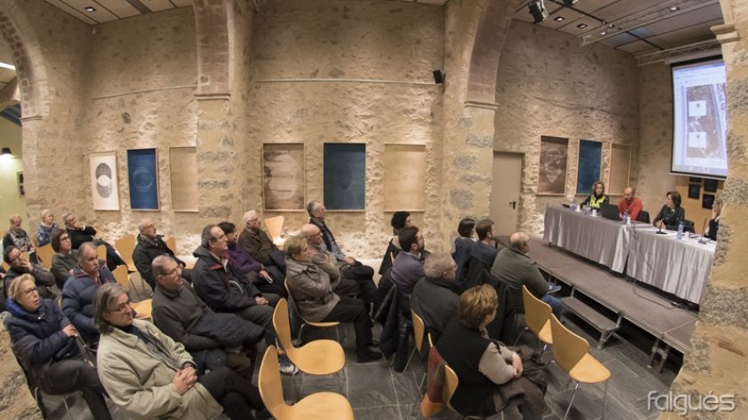 Veïns i comerciants van participar a la reunió