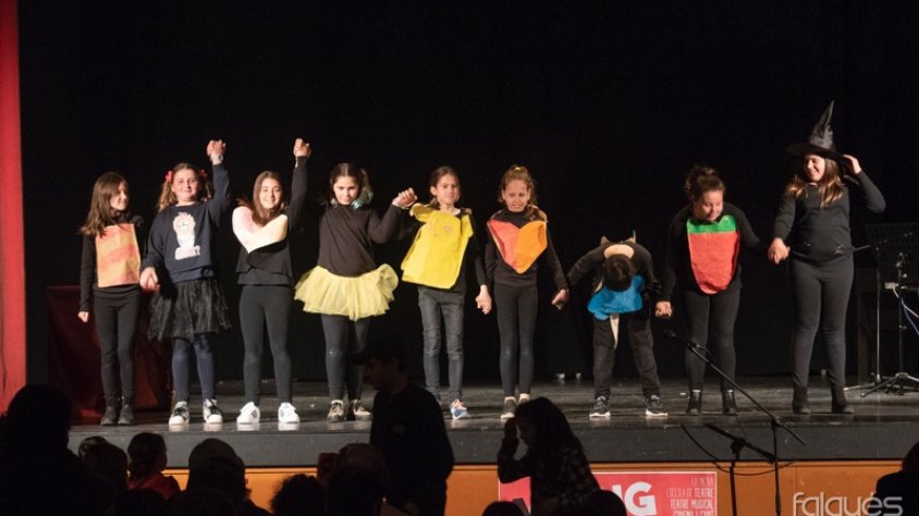 Els alumnes de l'escola hi van representar una funció