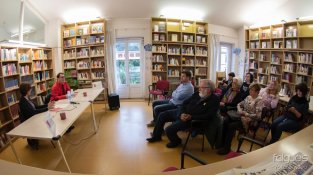 L'acte es va fer a la biblioteca