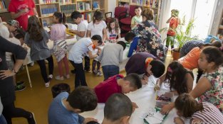 Els més grans van participar en un taller de punts de llibre
