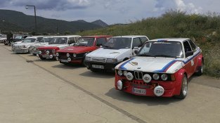 Al matí els cotxes van estar aparcats a la vila