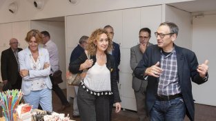 La consellera, acompanyada de l'alcaldessa, el director del MUME i altres autoritats