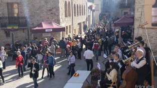 La trobada va acollir colles d'arreu de Catalunya i va omplir els carrers del municipi