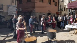 La trobada va acollir colles d'arreu de Catalunya i va omplir els carrers del municipi