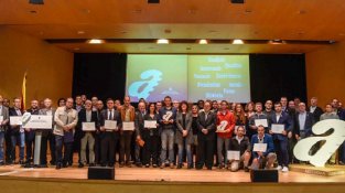 Foto de família de tots els guardonats