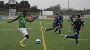El Llagostera B es va avançar i la UE La Jonquera va empatar abans del descans
