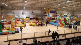 El parc infantil de Reis de la Jonquer es va instal·lar al pavelló