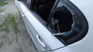 Un dels vehicles saquejats