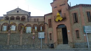 La part central de l'edifici funciona com a centre de dia per a la gent gran