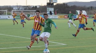 Ravert condemna la UE La Jonquera a la derrota contra el Tona