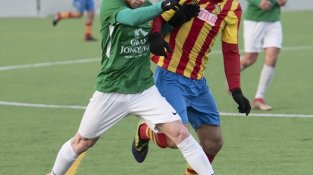 Ravert condemna la UE La Jonquera a la derrota contra el Tona