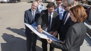 Prèviament, Buch havia presentat el projecte a l'ajuntament