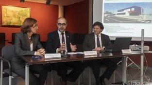 Prèviament, Buch havia presentat el projecte a l'ajuntament