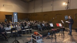 Joan Isaac va comptar amb diverses col·laboracions