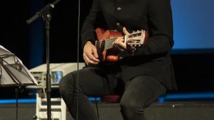 Joan Isaac va comptar amb diverses col·laboracions