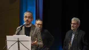 Joan Isaac va comptar amb diverses col·laboracions