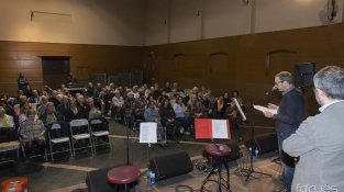 Joan Isaac va comptar amb diverses col·laboracions