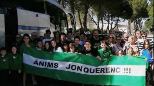 L'afició, abans de sortir de la Jonquera