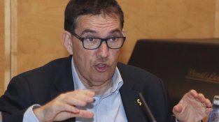 La sala es va omplir de gom a gom