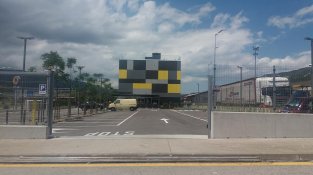 El nou edifici està connectat amb el que hi havia fins ara