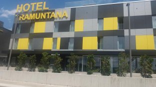 El nou edifici està connectat amb el que hi havia fins ara