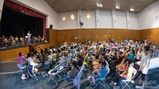 Els alumnes de 1r van tocar instruments de vent i els de 2n, de corda
