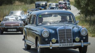 Els cotxes van fer una ruta per la contrada