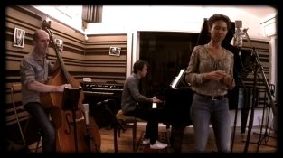 El tercet transporta l'oient als origens del jazz