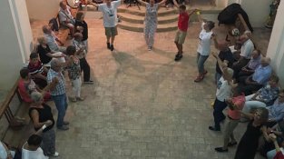 Sardanes a l'església