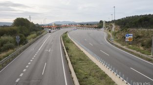 L'autopista porta més de 24 hores deserta