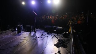 Centenars de persones han passat la nit a l'autopista
