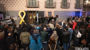 La plaça de l'Ajuntament, de gom a gom