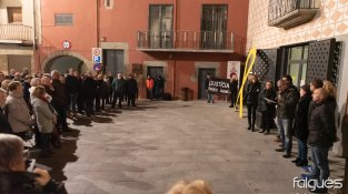 La plaça de l'Ajuntament, de gom a gom