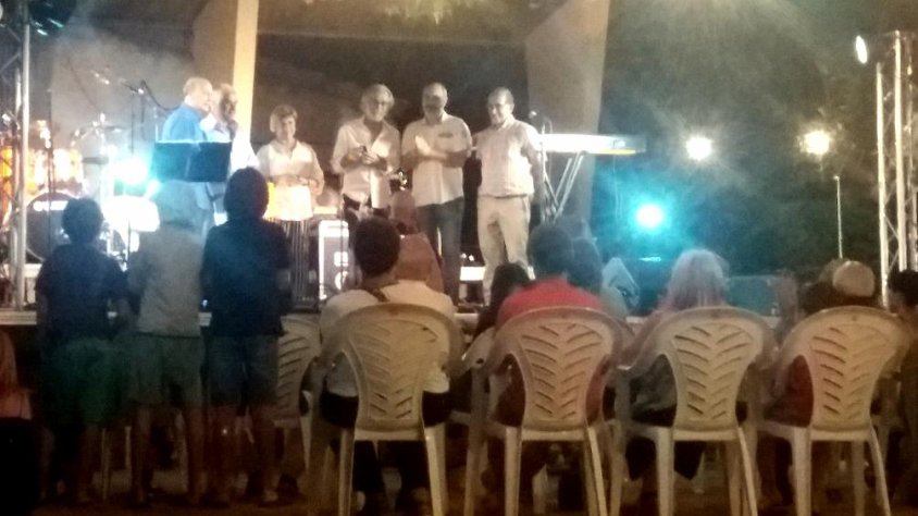 Els guardonats, als jardins de la Societat