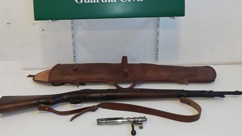 El fusell, de la marca Mauser del calibre 792PR